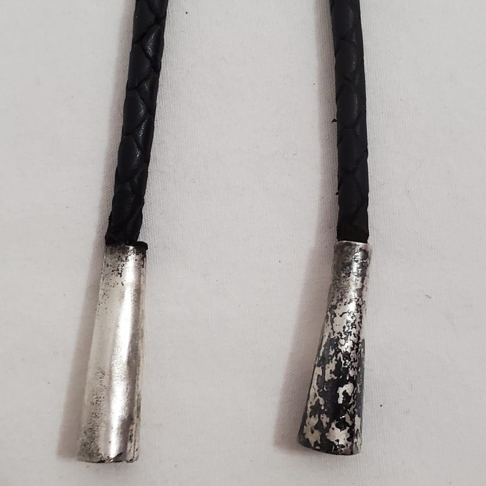 Vintage Native American Sterling Silver Abalone & Leather Bolo Tie - Picture 10 of 13